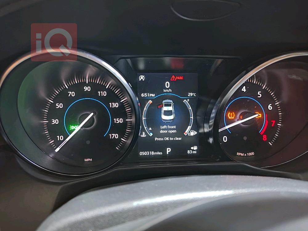 جاكوار XF